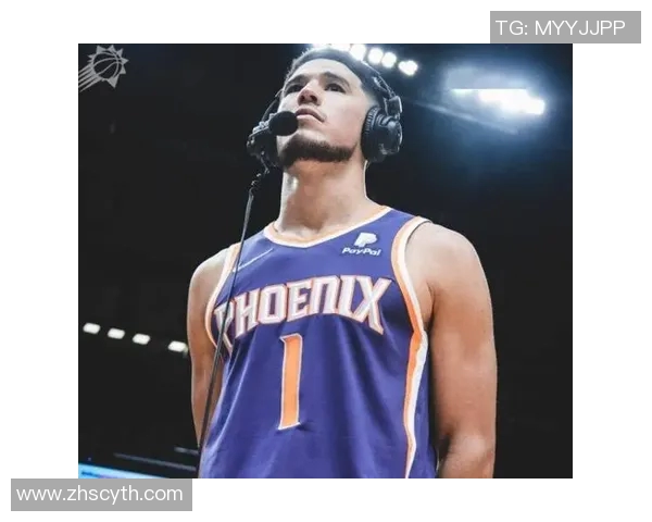 太阳队核心球员德文·布克的伤势情况如何，预计何时能够复出？